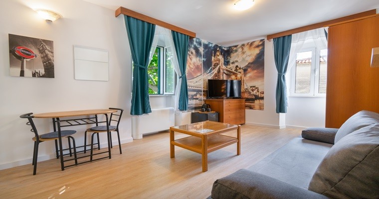 Pansion "Palac" Baška Voda 6